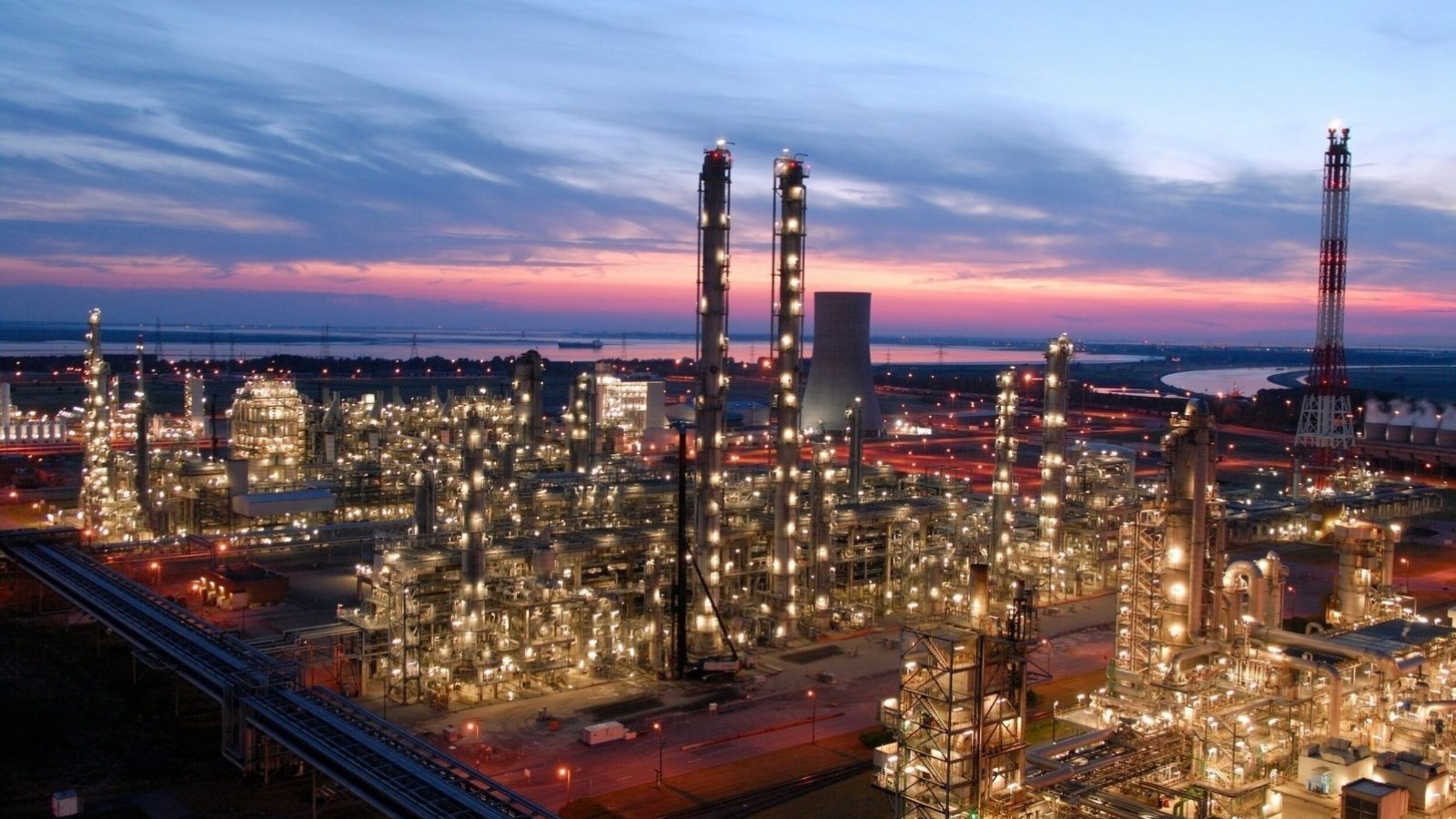 Building chemistry with potential candidates via an interactive web documentary