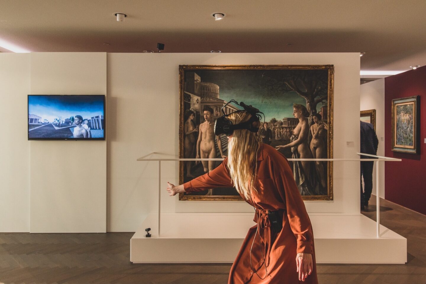 Exploring six exhibitions through virtual tours