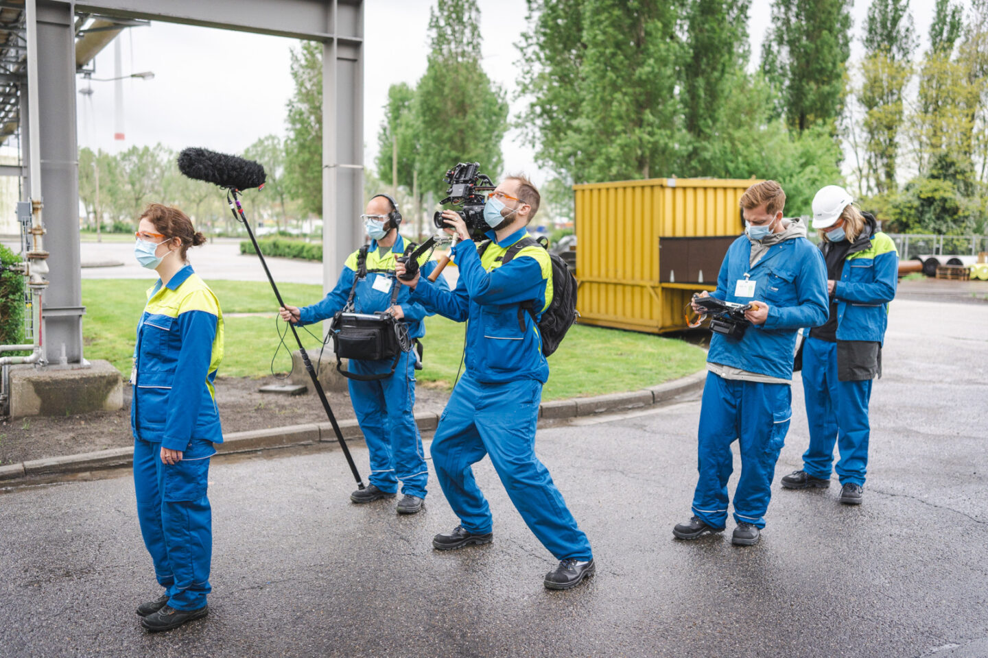 Building chemistry with potential candidates via an interactive web documentary